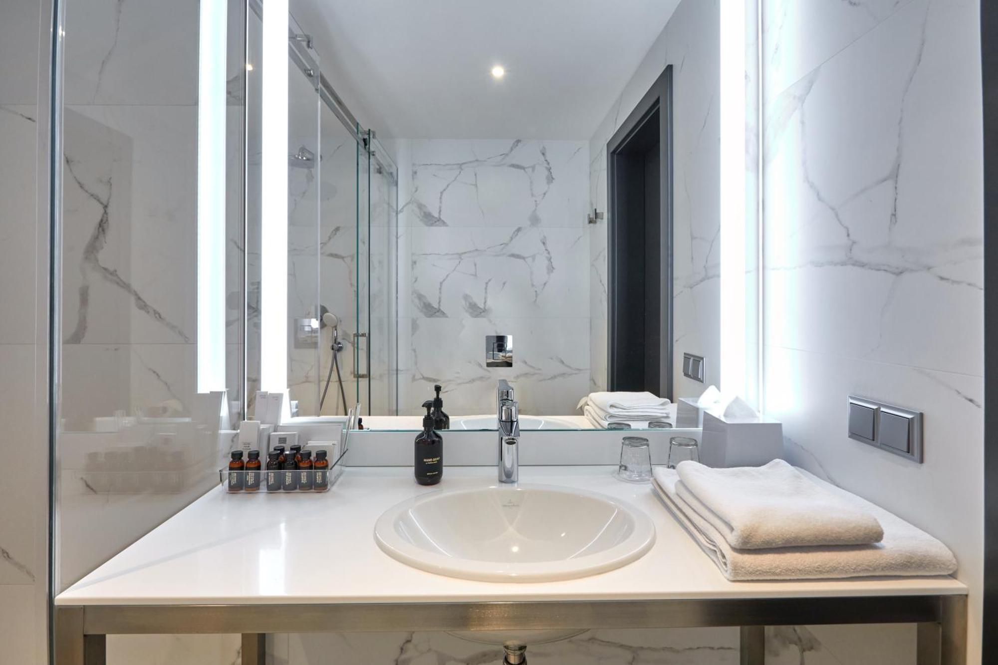 Sky Loft Hotel Kyiv By Rixwell International 객실 사진