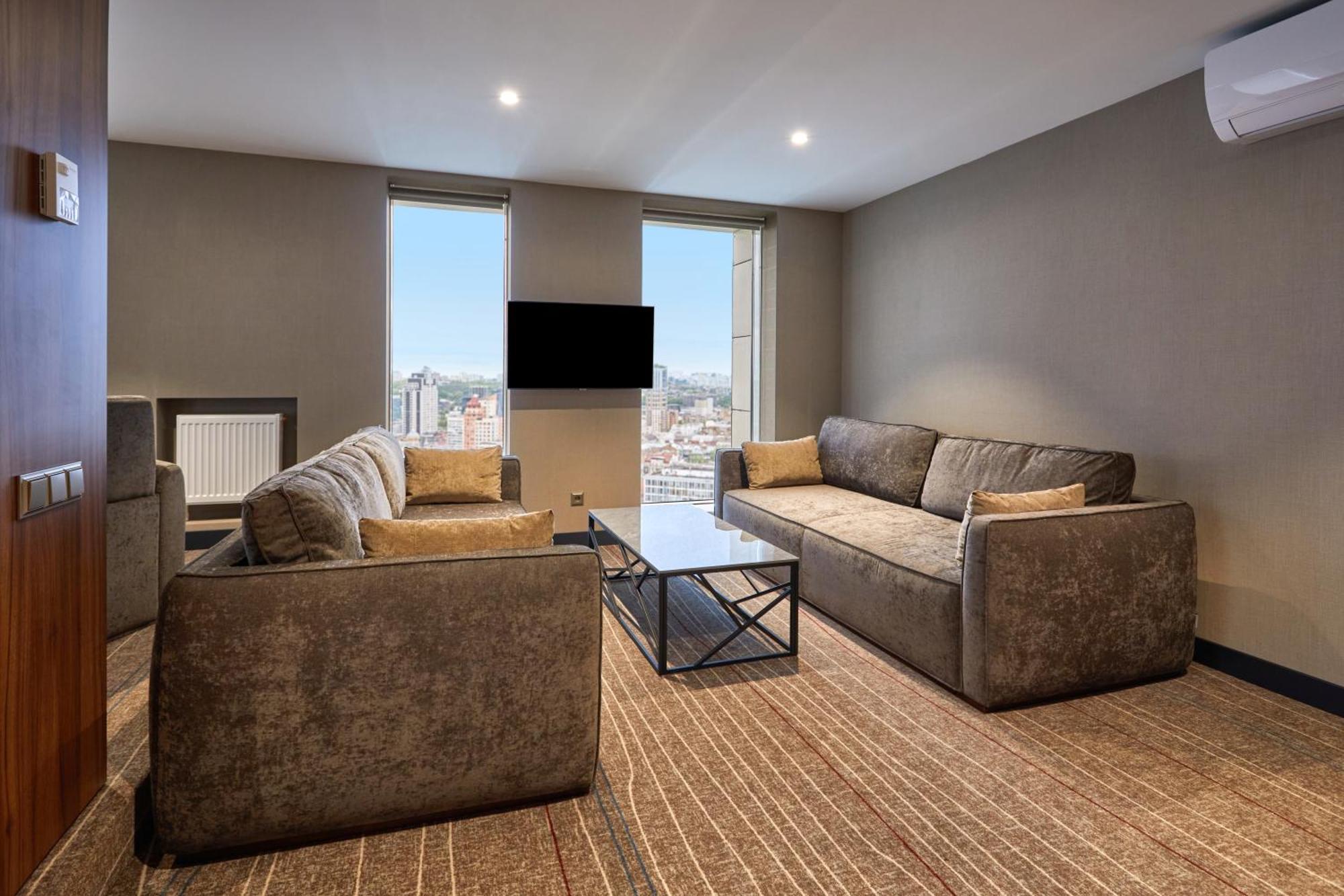 Sky Loft Hotel Kyiv By Rixwell International 객실 사진