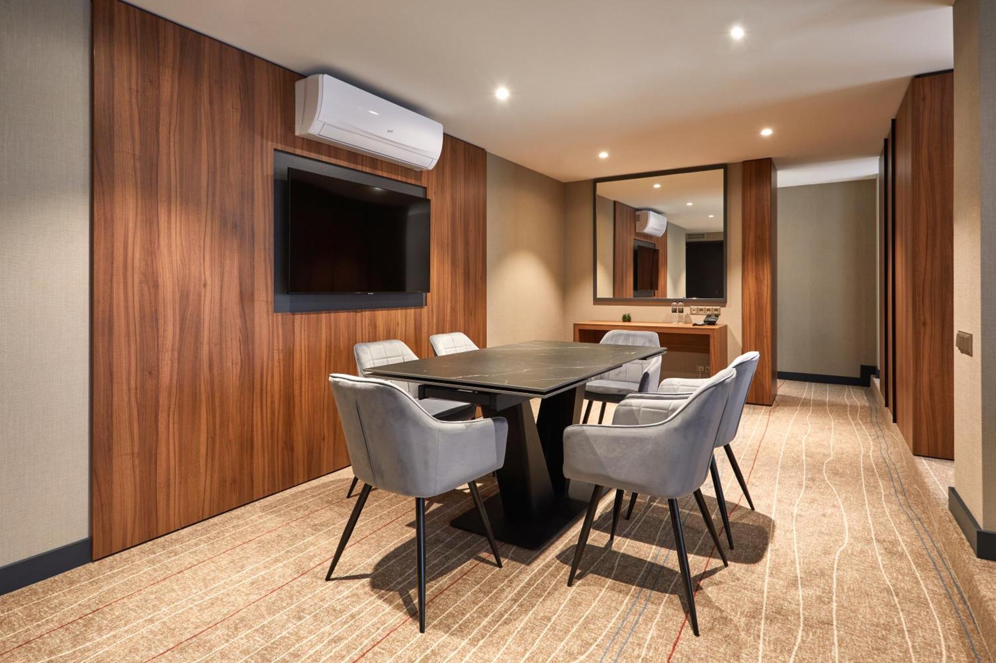 Sky Loft Hotel Kyiv By Rixwell International 외부 사진